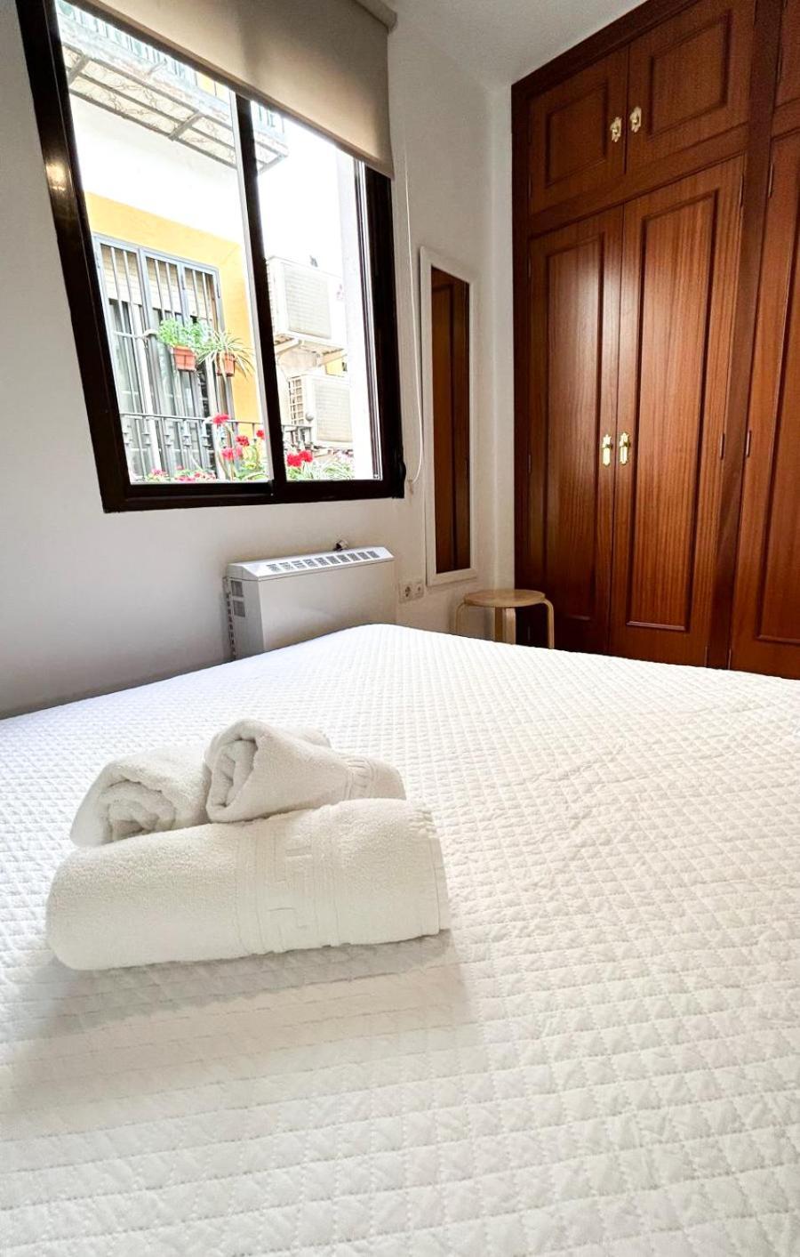 Delyrent, Zona Banos Arabes Apartment *